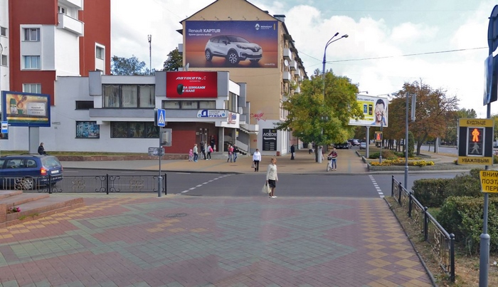 Брест. Экран на пер.б-р Космонавтов/пр-т Машерова