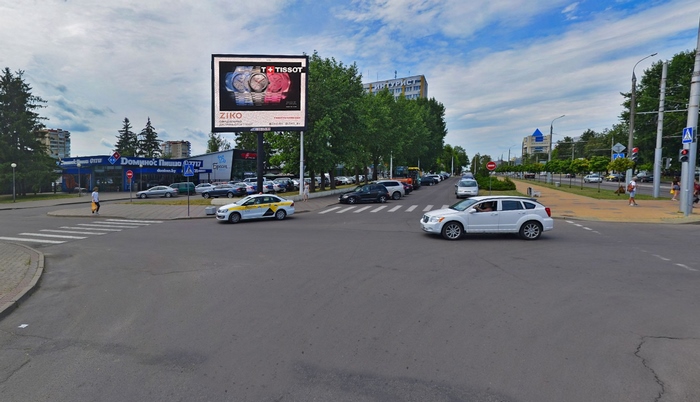 Брест. Экран возле ТЦ 